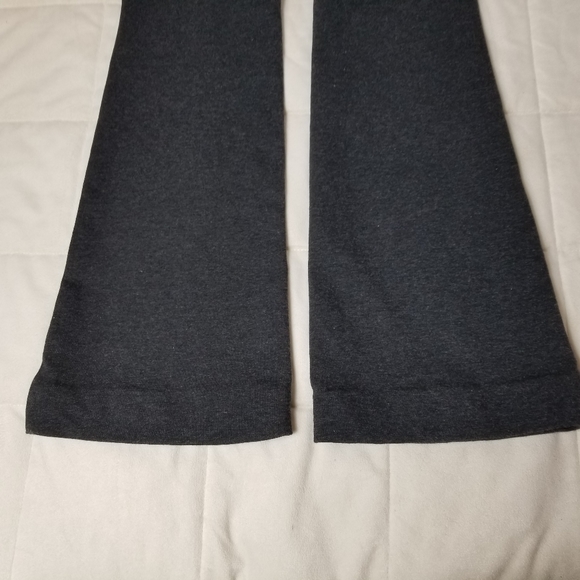 DNKY Jean's Women's Size 4 - Picture 7 of 9